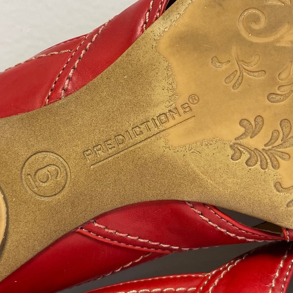 Predictions Red Faux Leather Cutout Stitch Detail Ballet Flats Women's Size 6 - Picture 6 of 6